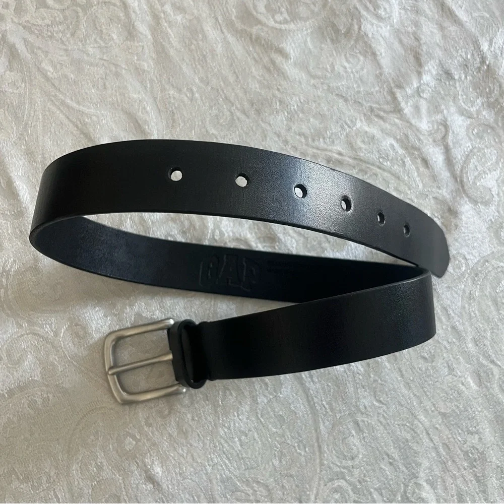Boy’s Gap leather belt